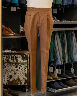 
                  
                    Pantaloni sartoriali con fibbie in puro lino marroni
                  
                