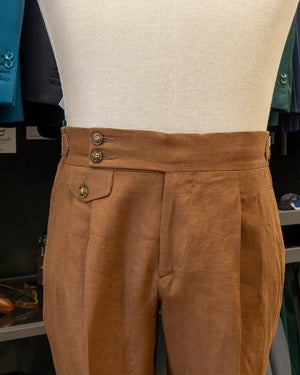 
                  
                    Pantaloni sartoriali con fibbie in puro lino marroni
                  
                